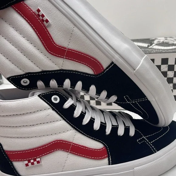 Vans WMNS Skate Sk8-Hi
Athletic Black/Red
VN0A5FCC458 Sneakers - Picture 15 of 16